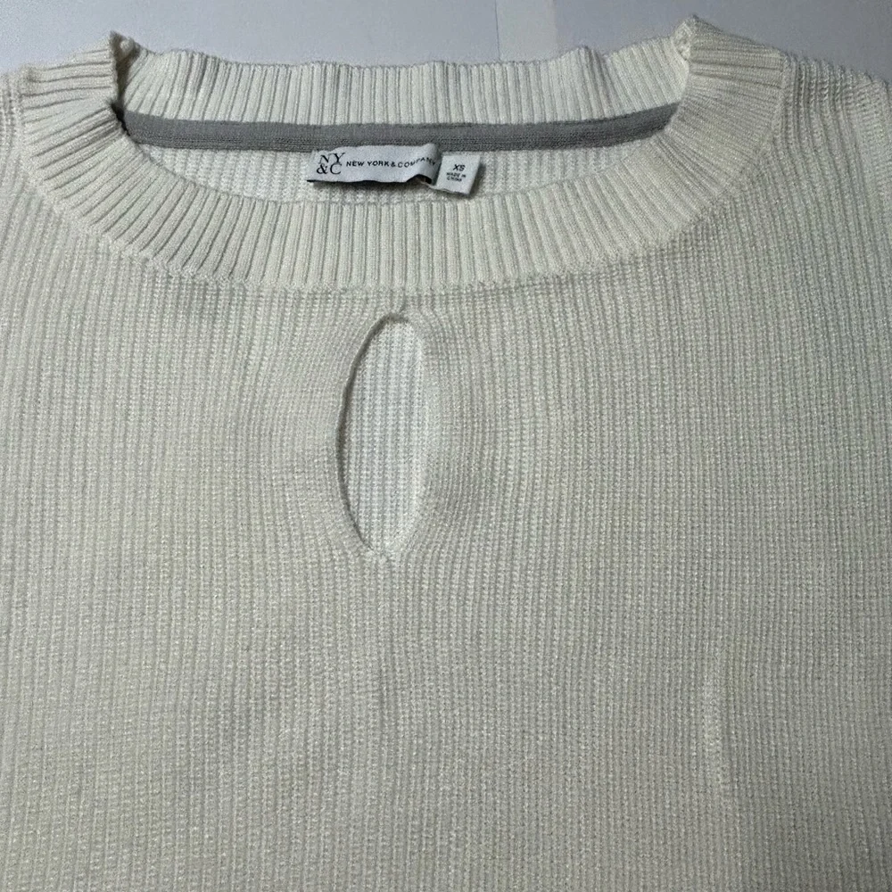 New York and Co women’s‎ size XL cable knit sweater with front peep hole